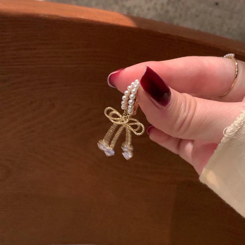 Silver Needle Pearl Heart Earrings - 2025 Korean Trend, Minimalist Flower Dangle Studs for Women's Elegant Style