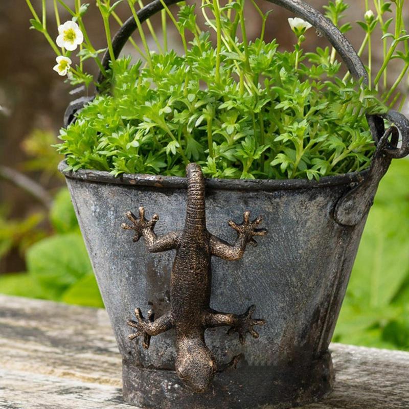 Funny Gecko Planter Pot Hugger Resin Gecko Planter Hugger Flower Pot Figurine Funny Animal Statue Lizard Decoration Outdoor Home