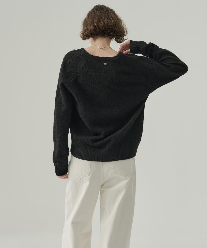 Deuloupisumeon Hairy Wool V-Neck Pullover Knit [Ivory]