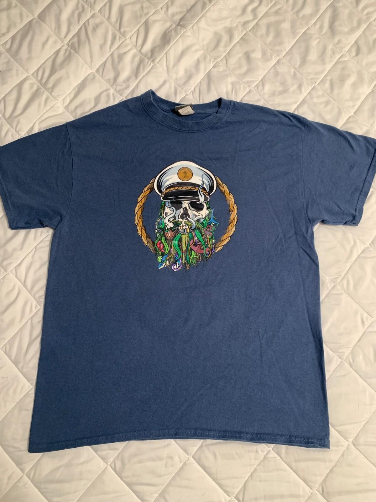 pirate skull blue shirt size L worn once excellent condition S разноцветный