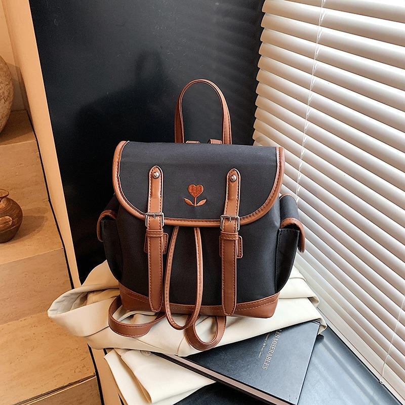 Large Capacity Backpack New Fashion Lightweight Commuter Bag Niche Versatile Casual Portable Small Backpack