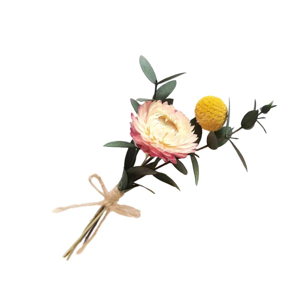 

Вечная элегантность в композициях из сухих цветов и листьев. Натуральный букет из сухоцветов. Экологически чистый.