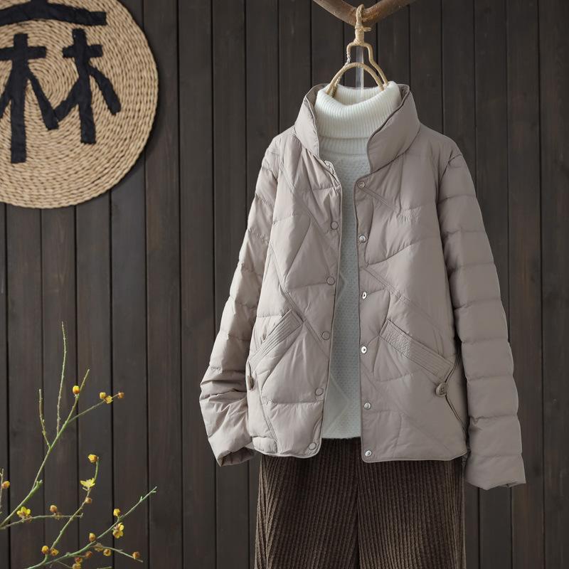 Literary stand-up collar, light and warm short down jacket for women, winter new fashionable white duck down loose coat for women