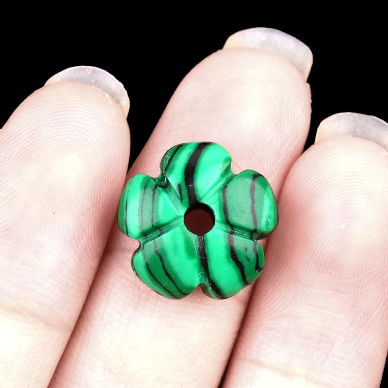 

1pc Multi Color 14MM Compact and Exquisite Natural Crystal Stone Flower Shaped Beads Side Hole малахитовая зелень