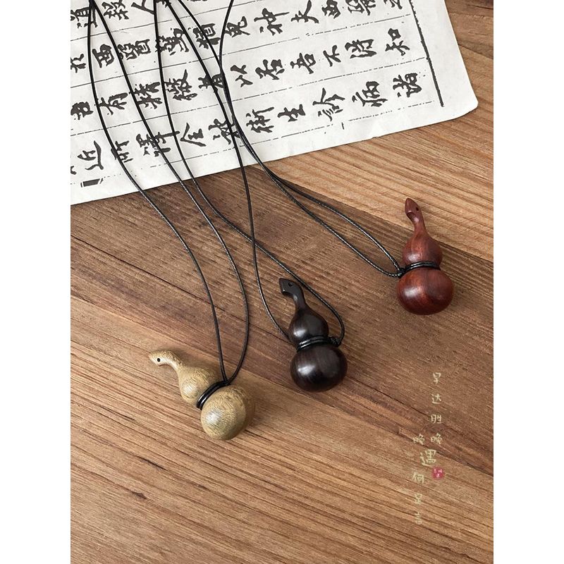 New Chinese Style Green Sandalwood Gourd Long Pendant Halterneck Necklace Female Retro Ethnic Style Niche Style Sweater Chain Ornament