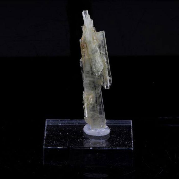 Pierres et Minéraux. Clinozoisite. 13.27 ct. Marine de Scala, Canari, Haute-Corse, France.