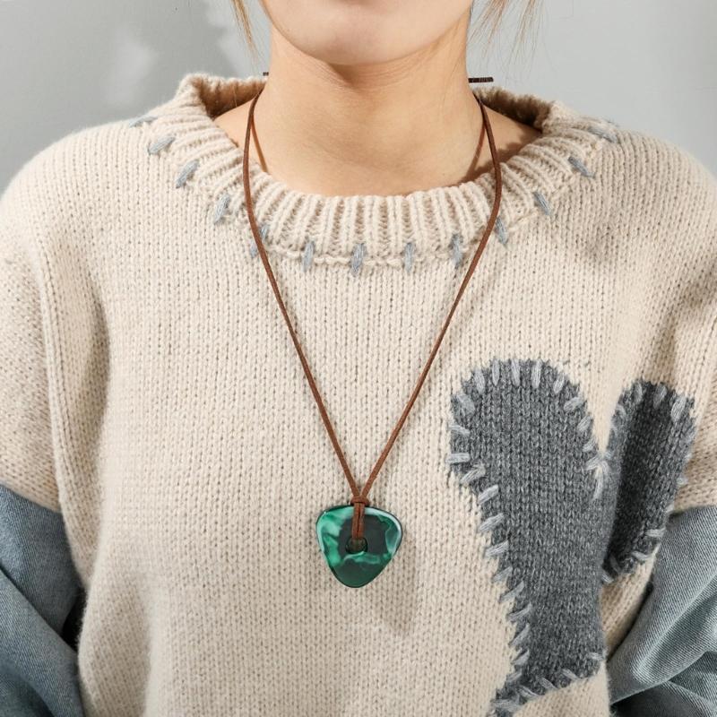 Resin Coraline Stone Necklace Chain Pendant Green Stone Necklace Triangles Charm Rope Chain Halloween Jewelry Accessory