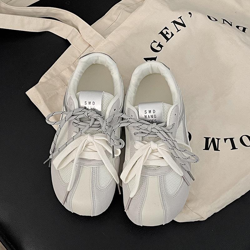 Pink retro flat-bottomed ballet style moral training shoes women's 2025 new spring versatile skirt casual Forrest Gump board shoes