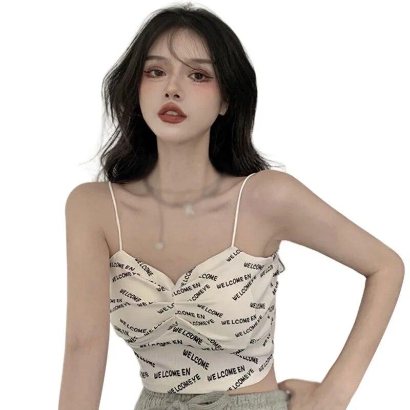 

Женская летняя укороченная майка с буквенным принтом и открытым пупком One Size