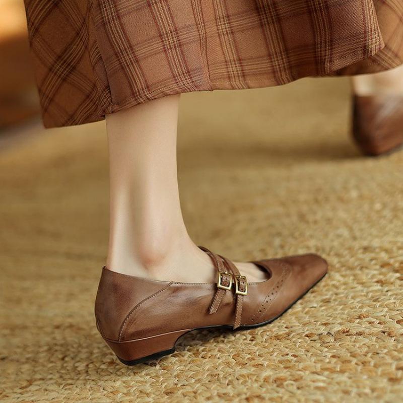 New women's foot shoes comfortable beef tendon sole casual four seasons small leather shoes large size leather women's shoes square head low heel