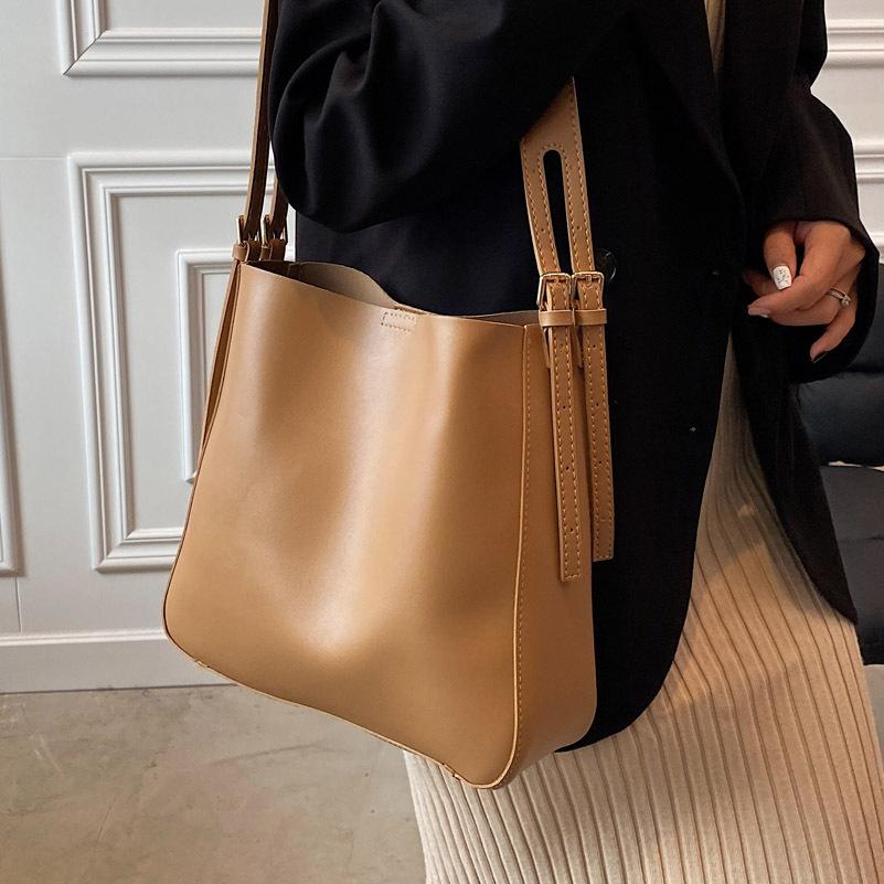 Premium Sense Bag Women 2025 New Trend Versatile Autumn and Winter Large-capacity Broadband Messenger Bag Shoulder Bucket Bag