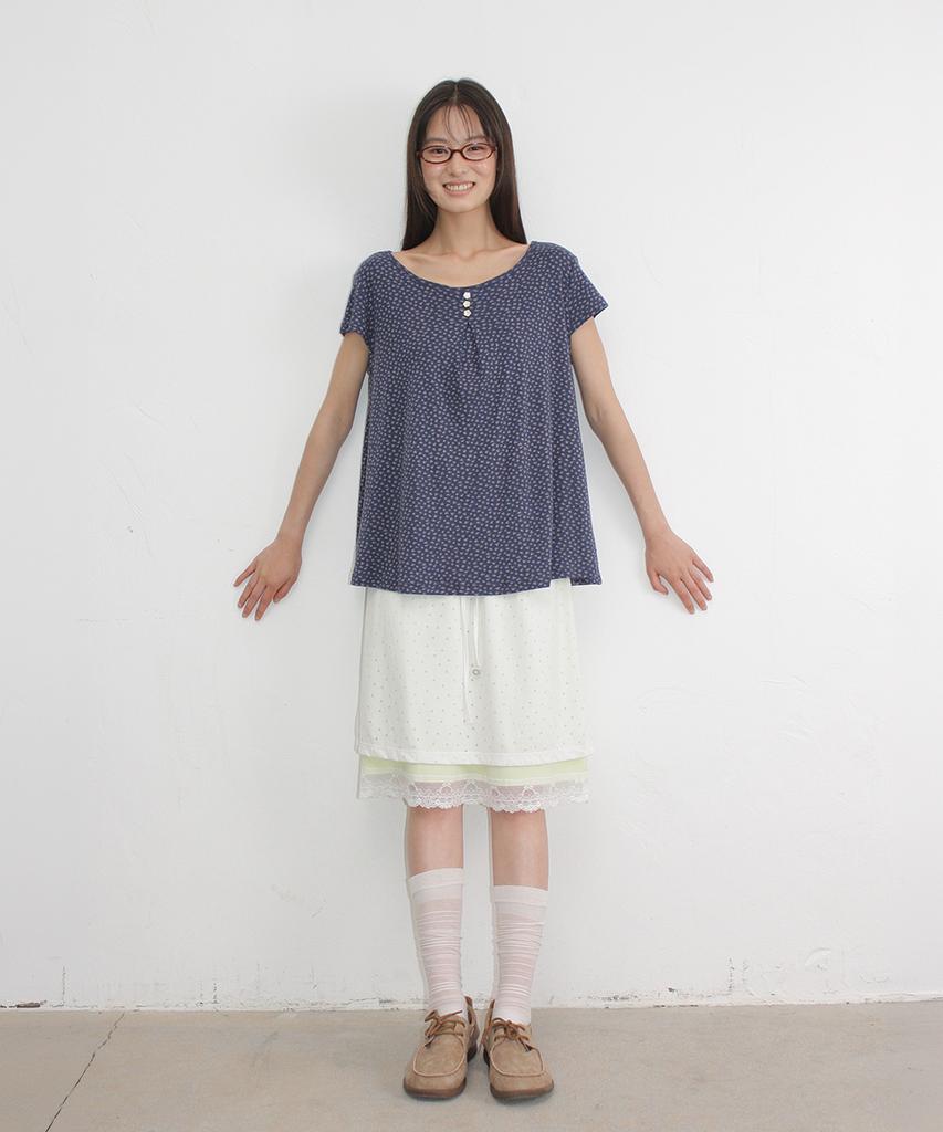 RONRON Floral Button Pintuck Ruffle T Shirt Navy