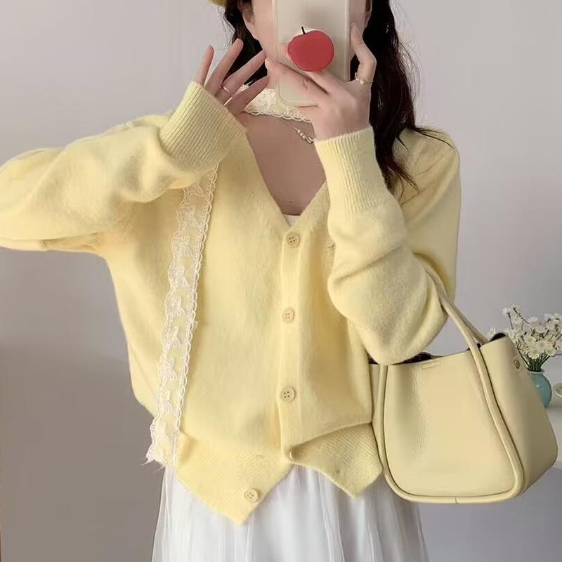 

Early spring new product style short V-neck cardigan women s knitted jacket small long-sleeved sweater top trendy One size