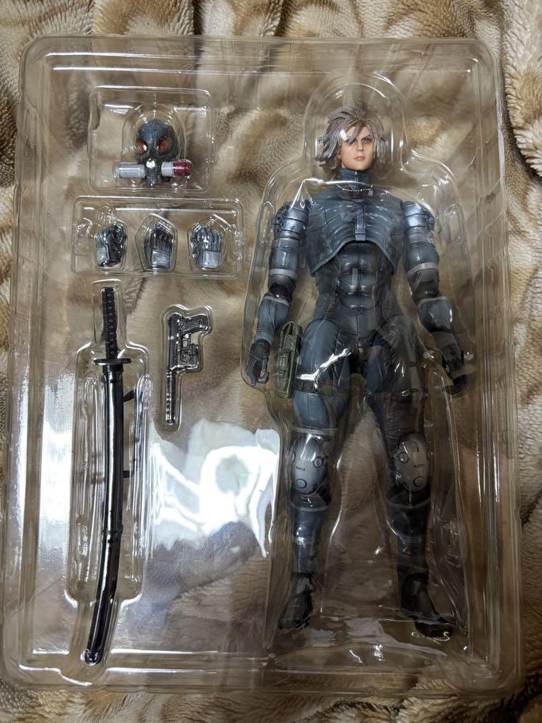 [USED] Play Arts Kai METAL GEAR SOLID 2 Raiden (opened for inspection only)