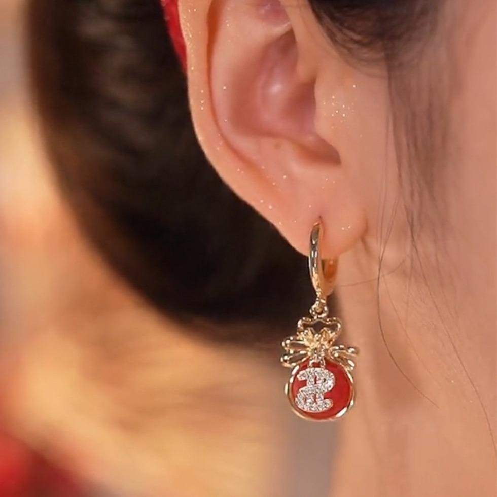 

Модные висячие серьги для женских украшений красный