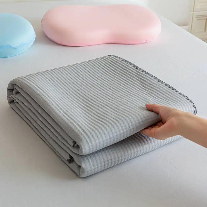 

2025 Hot Sale Explosive Class A Waffle 400 Cool Silk Blanket Multifunctional Double-sided Cool Summer Quilt 100x150cm 1pcs