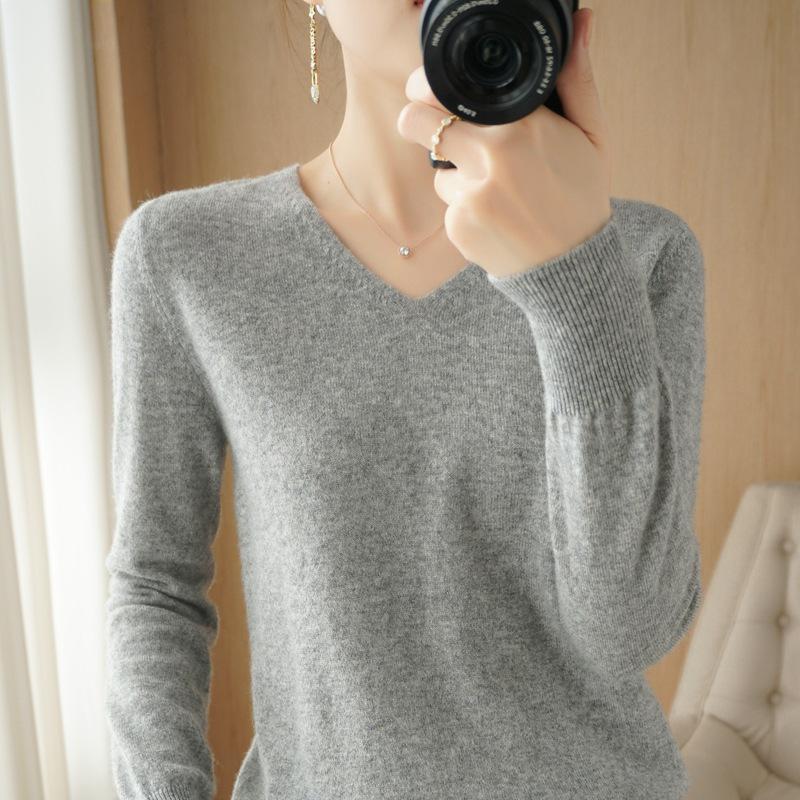Women's V-Neck Pullover Sweater 2023 - Autumn/Winter Slimming Plus Size Basic Knit Top