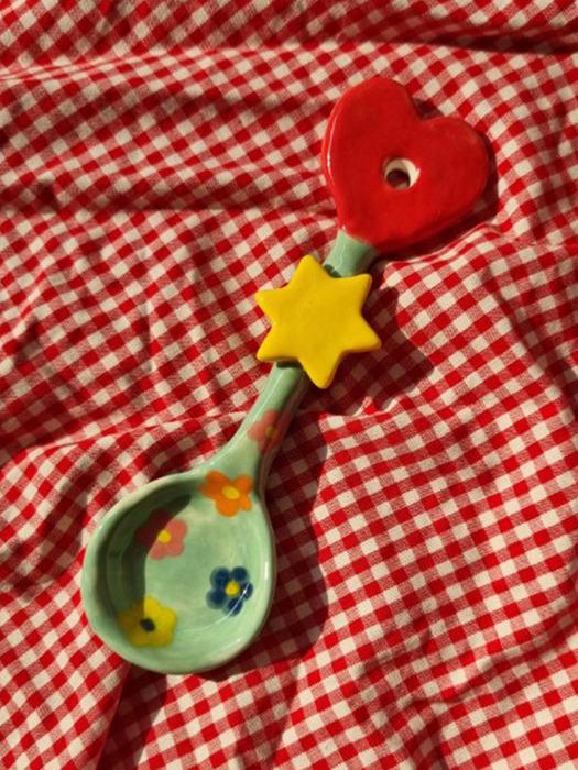 

Deulkkot Ceramic Red Heart Star Flower Spoon Red Heart Star Flower Spoon