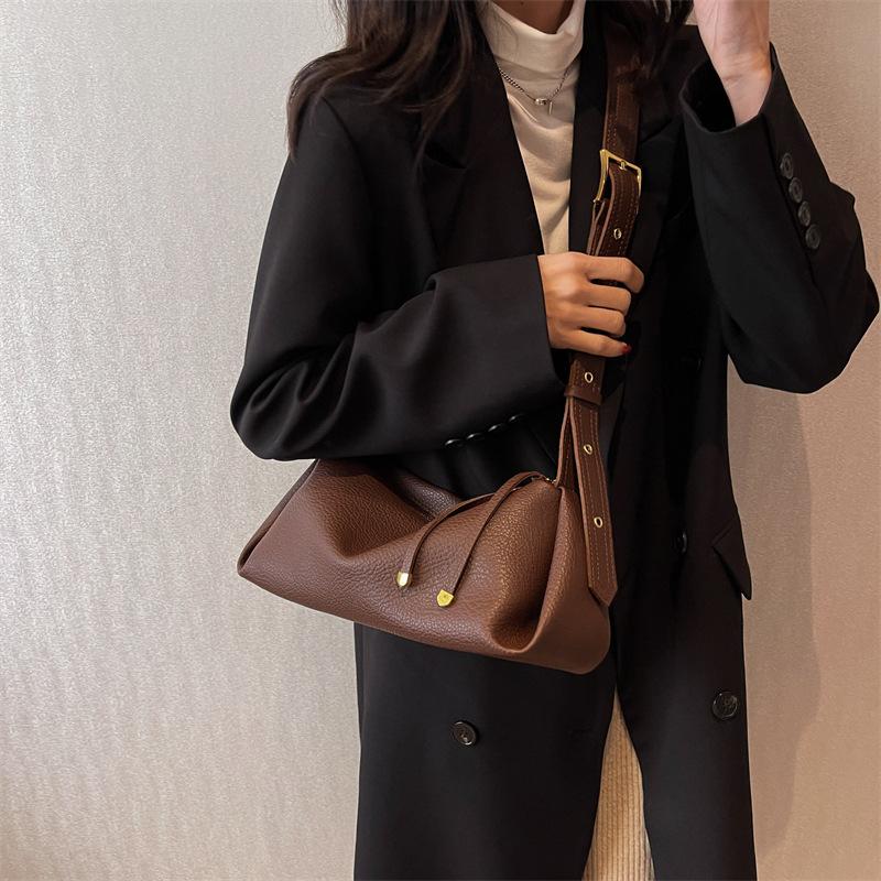Premium bag women s large-capacity new niche commuter messenger bag single shoulder underarm pillow bag