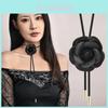 Elegant Svart Kameliablomma Halsband Med Chic Blommig Design För Kvinnor