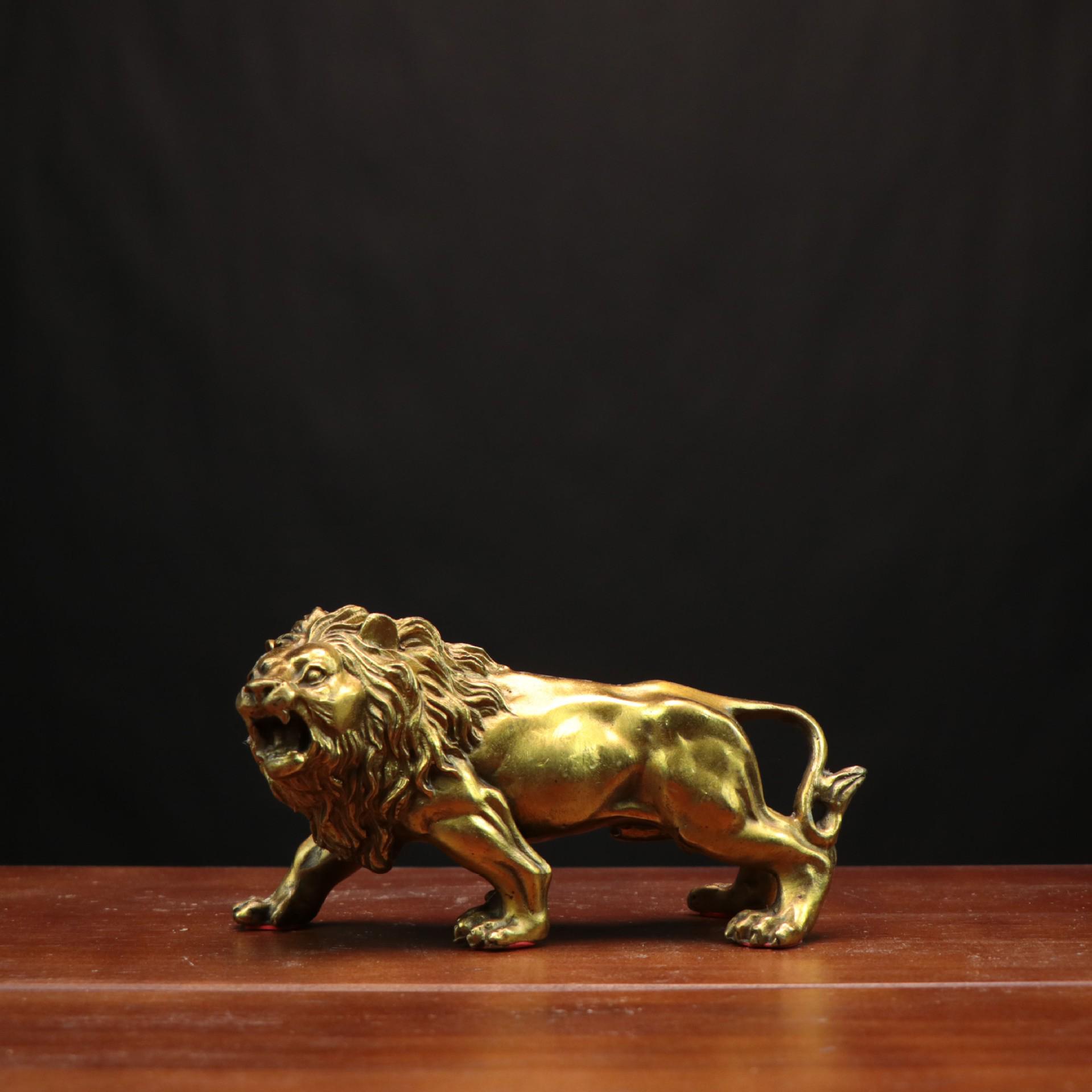 Little Running Male Lion Copper Desktop Ornament