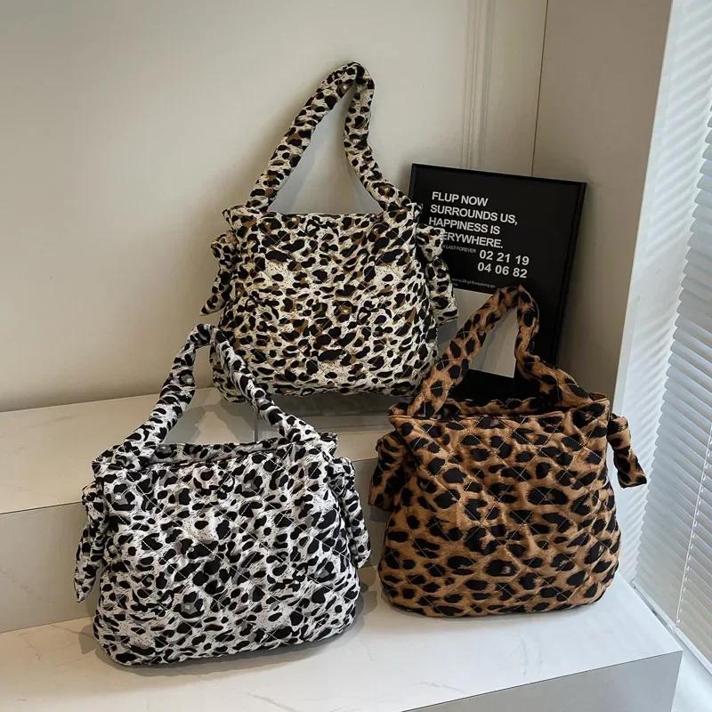 Women's cotton shoulder bag with leopard print  high capacity  embroidery  leisure line  unique shoulder bag