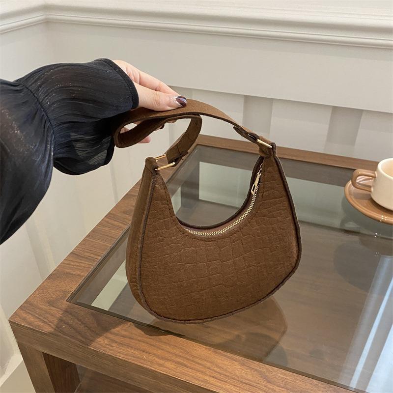 Autumn new crescent bag women's fashion casual trendy retro felt crocodile pattern armpit bag women's shoulder bag