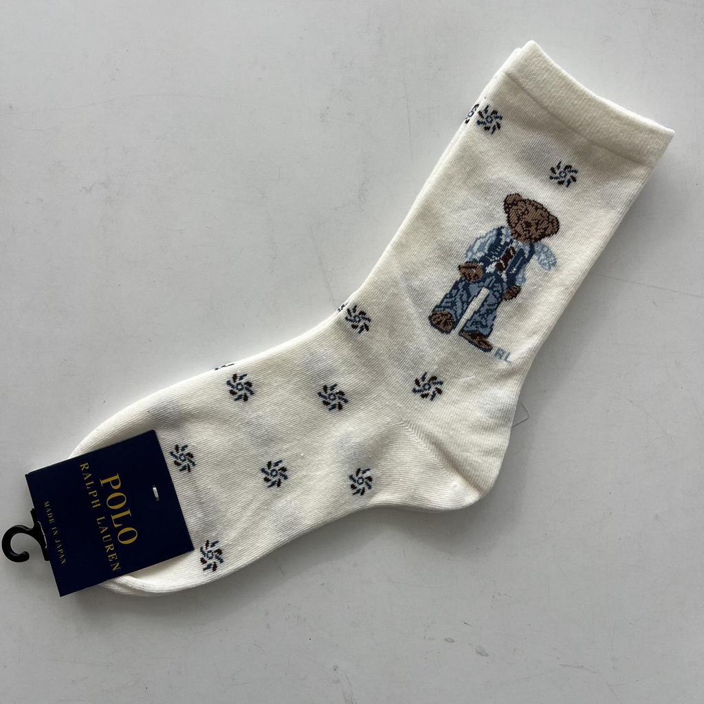 Trendy Mid-Calf Women's Cotton Socks - Four Seasons Style with Cartoon Little Bear Design