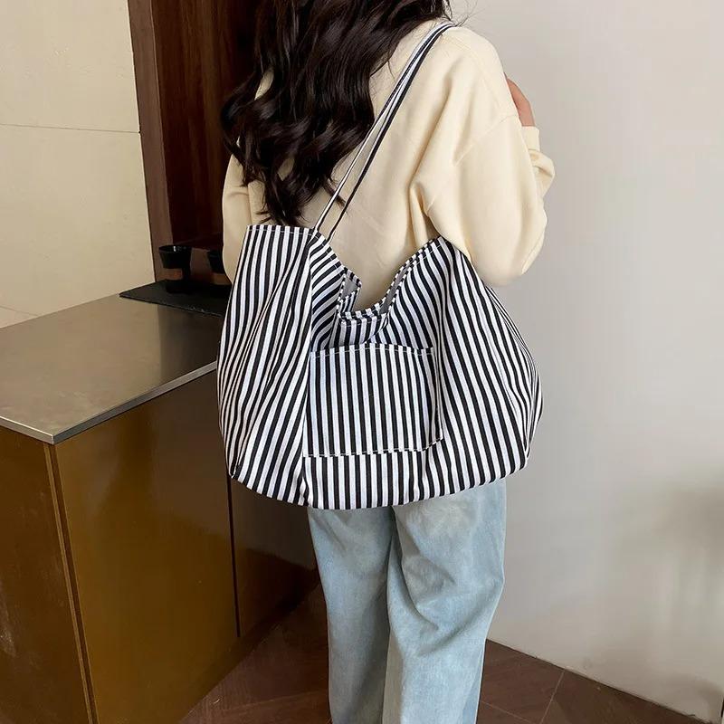 Casual Striped Design Women Nyl Shoulder Bags Versatile Large Capacity Ladies Armpit Handbag Ctrast Color Girl Shopping Tote