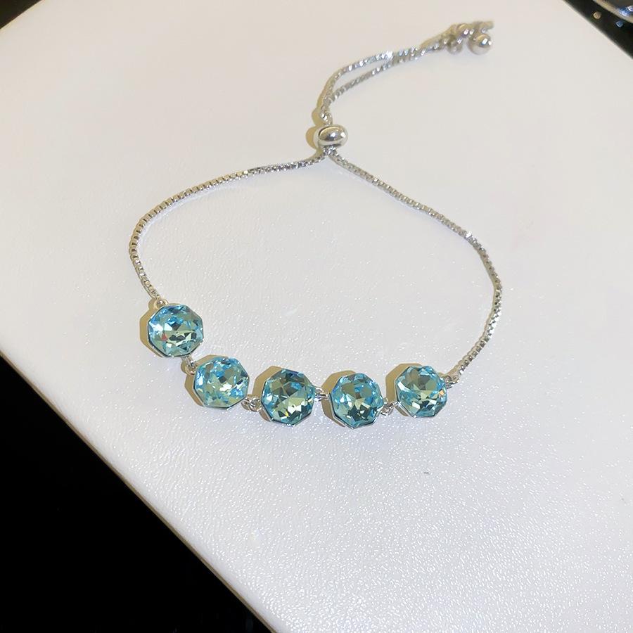 Bracciale Quadrifoglio Zircone Cuore - Gioiello Elegante e Versatile per Donna