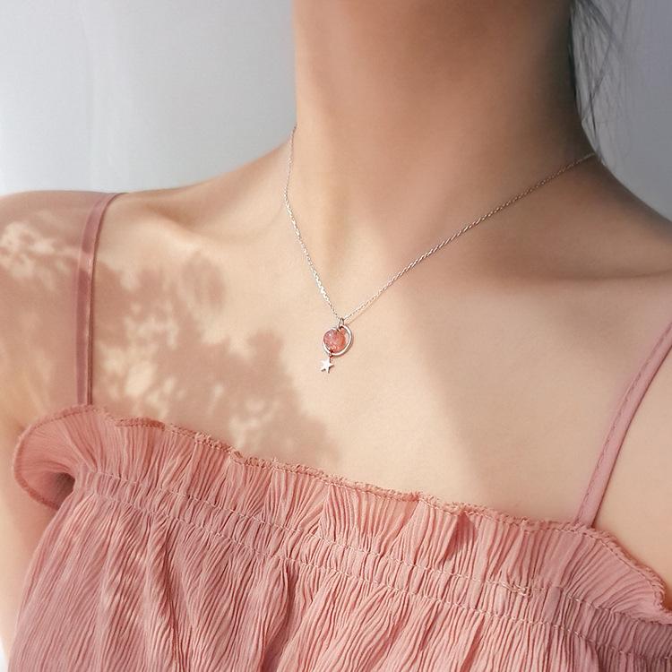 Collier étoile en cristal de fraise, design simple et personnalisé, chaîne de clavicule pour étudiante en pierre de lune et forêt