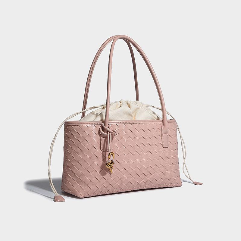 

Портативна сумка преміум-класу чистого ручного плетення 2024 року, нова модна універсальна версія з кошиком для овочів, модна модна сумка на одне плече