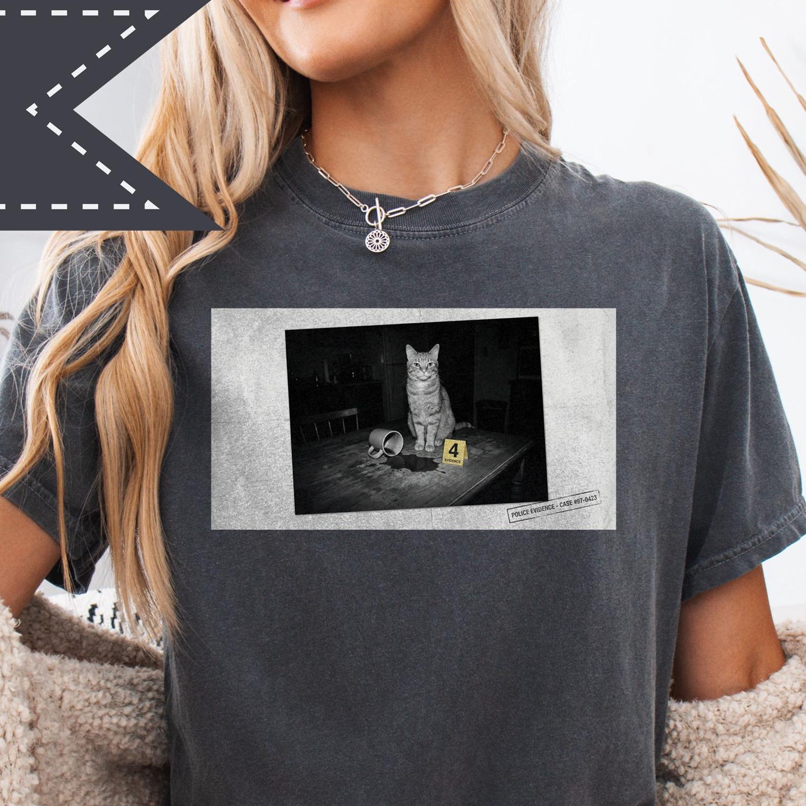 Cat Crime Scene Meme Shirt, Ironic Unhinged Shirt, Funny Cat Meme T-Shirt XL