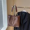 Casual Commuting Retro Large-capacity Bag Women's New Autumn and Winter Fashion Shoulder Bag Niche Tote Bag