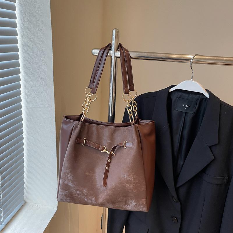 Casual Commuting Retro Large-capacity Bag Women's New Autumn and Winter Fashion Shoulder Bag Niche Tote Bag