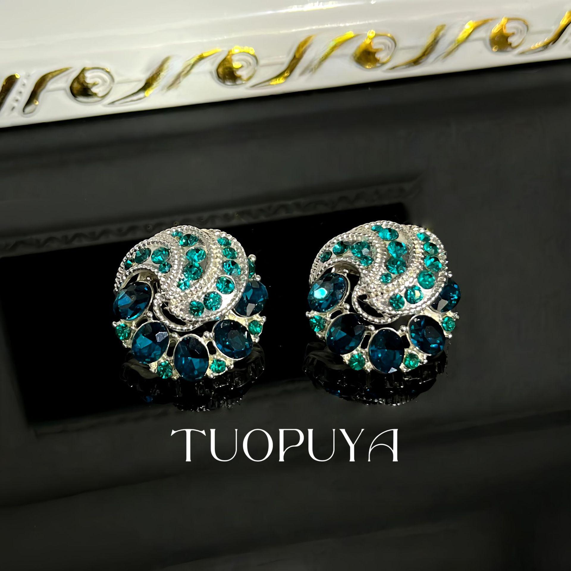Luxury Retro Diamond Paved Round Hoop Earrings for Evening Gowns