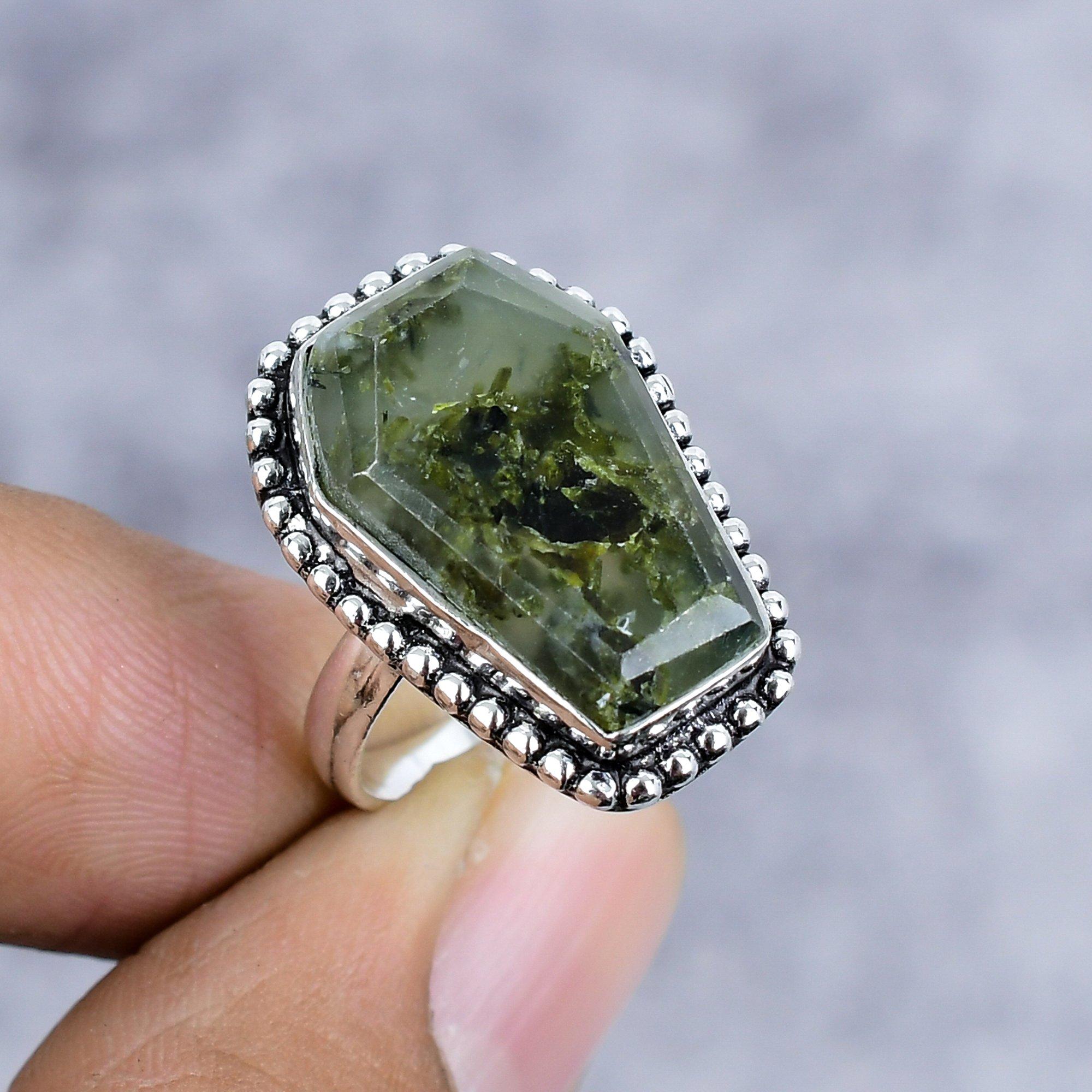 

Prehnite Gemstone Handmade 925 Sterling Silver Jewelry Ring Size 7.5 M-2593