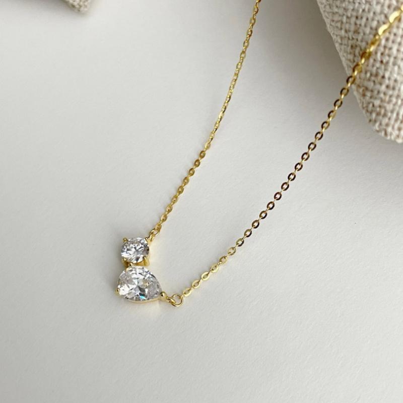 Stainless Steel Hypoallergenic Water Droplet CZ Pendant Necklace for Women Luxury Waterproof Ins Necklace Jewelry Birthday Gift