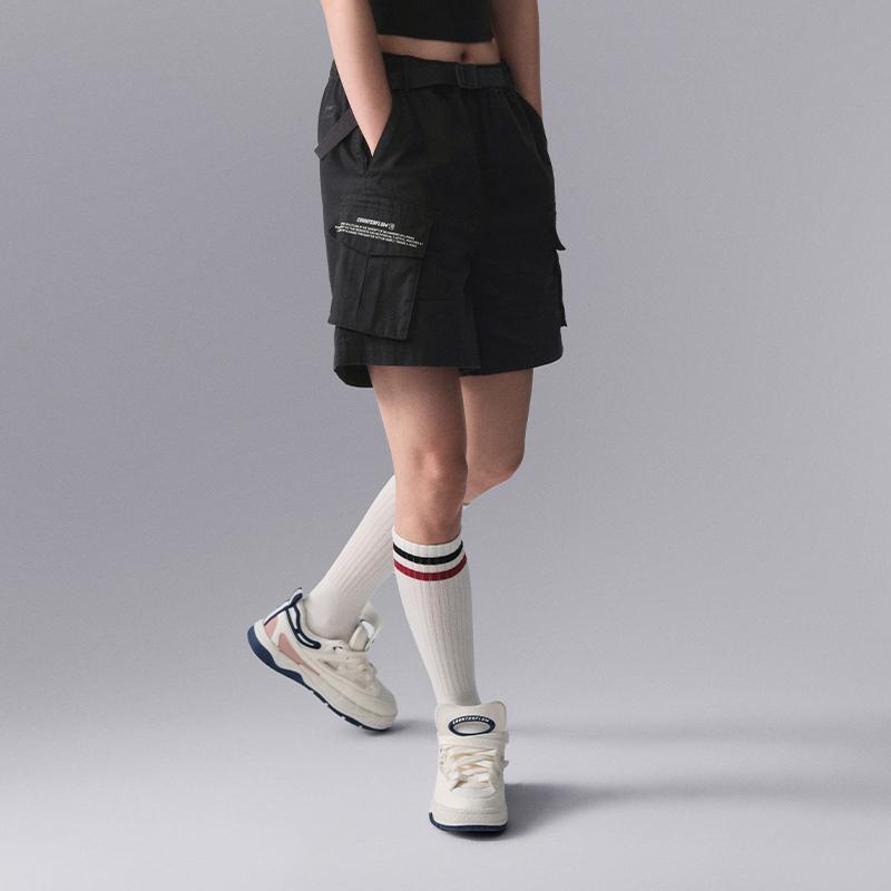 Li Ning CF Suo Solid Color Mid Waist Elastic Woven Casual Shorts Women Shorts Black AKSU714-3