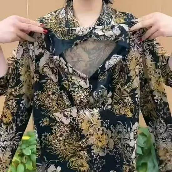 Leopard Print Slim Fit Long Sleeve Women's Top - Elegant Slimming Shirt for Autumn & Winter