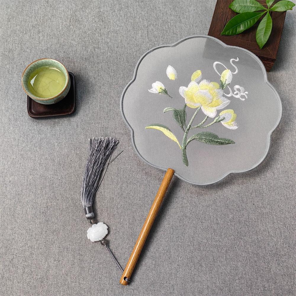 Flower Embroidered Silk Round Fan Chinese Hand Fans with Wooden Handle Tassel Wedding Party Dance Accessories Home Decor