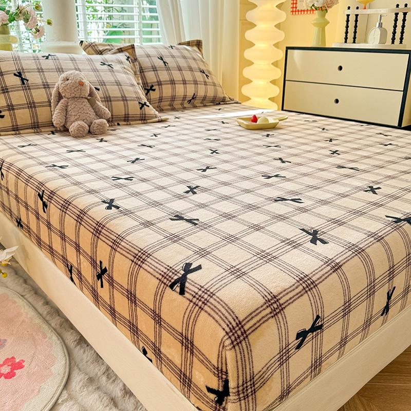Soft Bedsheet Warmth Fitted Sheet Cartoon Style Bed Linen Velvet Bed Cover Sheets with Elastic Band Drap De Lit (No Pillowcase)
