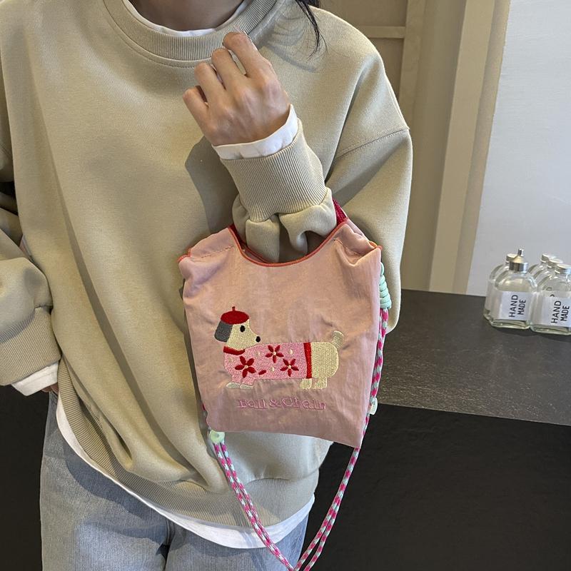 Carto embroidered handbag - casual and fashiable, single shoulder bag, lightweight, suitable for commuting, crossbody bag