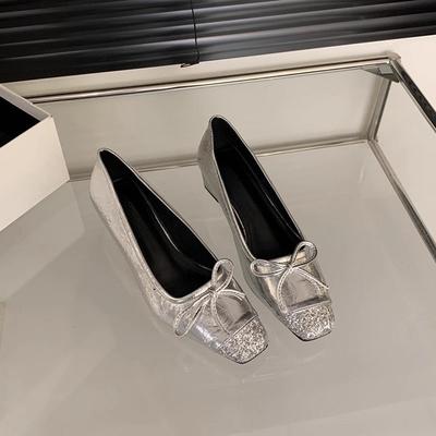 High-End Square Head Light Mouth Einzelne Schuhe Damen Frühling und Herbst Neu Koreanische Version Französisches Temperament Abendwind Dicker Absatz Silberner Hoher Absatz