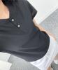 Peullupipeullupi Clover Button Semi-Crop Henley Neck T-Shirt_Black