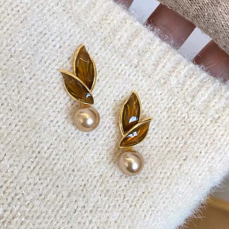Vintage Metal Pearl Flower Drop Earrings for Women Exquisite Brown Drip Oil Irregular Petal Temperament Earrings Wedding Zircon