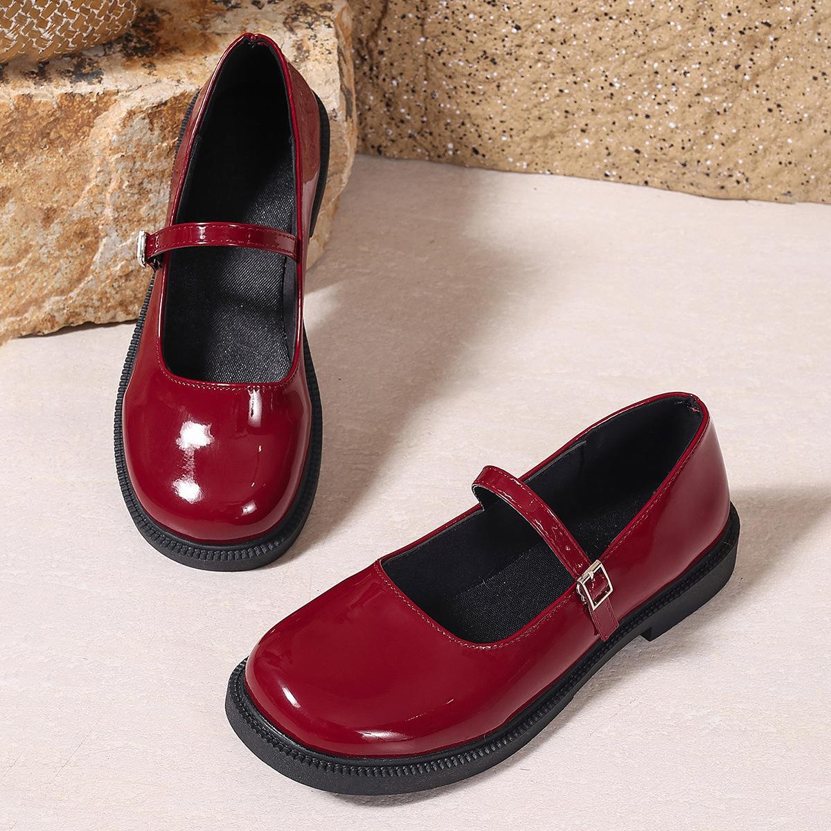 

Large size flat bottom soft surface soft sole single shoes 2025 spring new one-word buckle belt small leather shoes four seasons single shoes 42 червоний