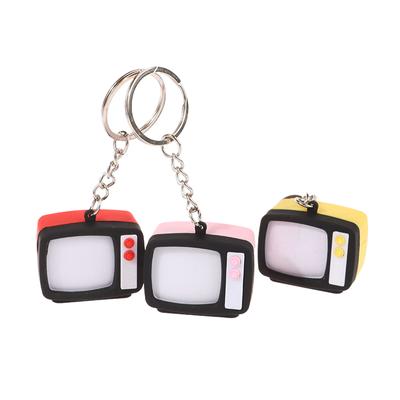 Mini Vintage Tv Set Keychain Simulation Led Sound Tv Model Keyring Creative Television Key Holder Bag Pendant Car Key Ring