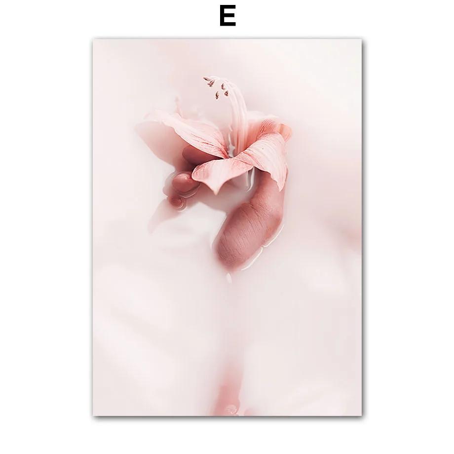 Nordic Canvas Painting Pink Flower Ace of Hearts Line Girl Wall Art Posters and Prints Wall Picture Living Room Bedroom Decor