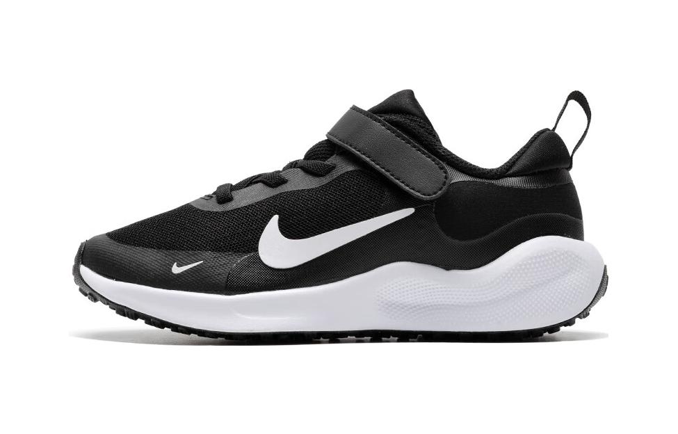 

Nike Revolution 7 PS Black White FB7690-003 28